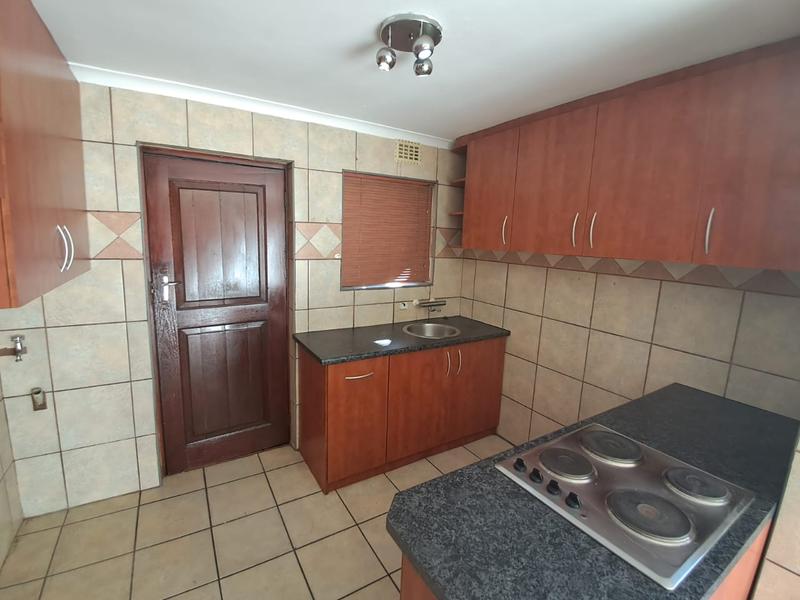 To Let 2 Bedroom Property for Rent in Peerless Park Western Cape